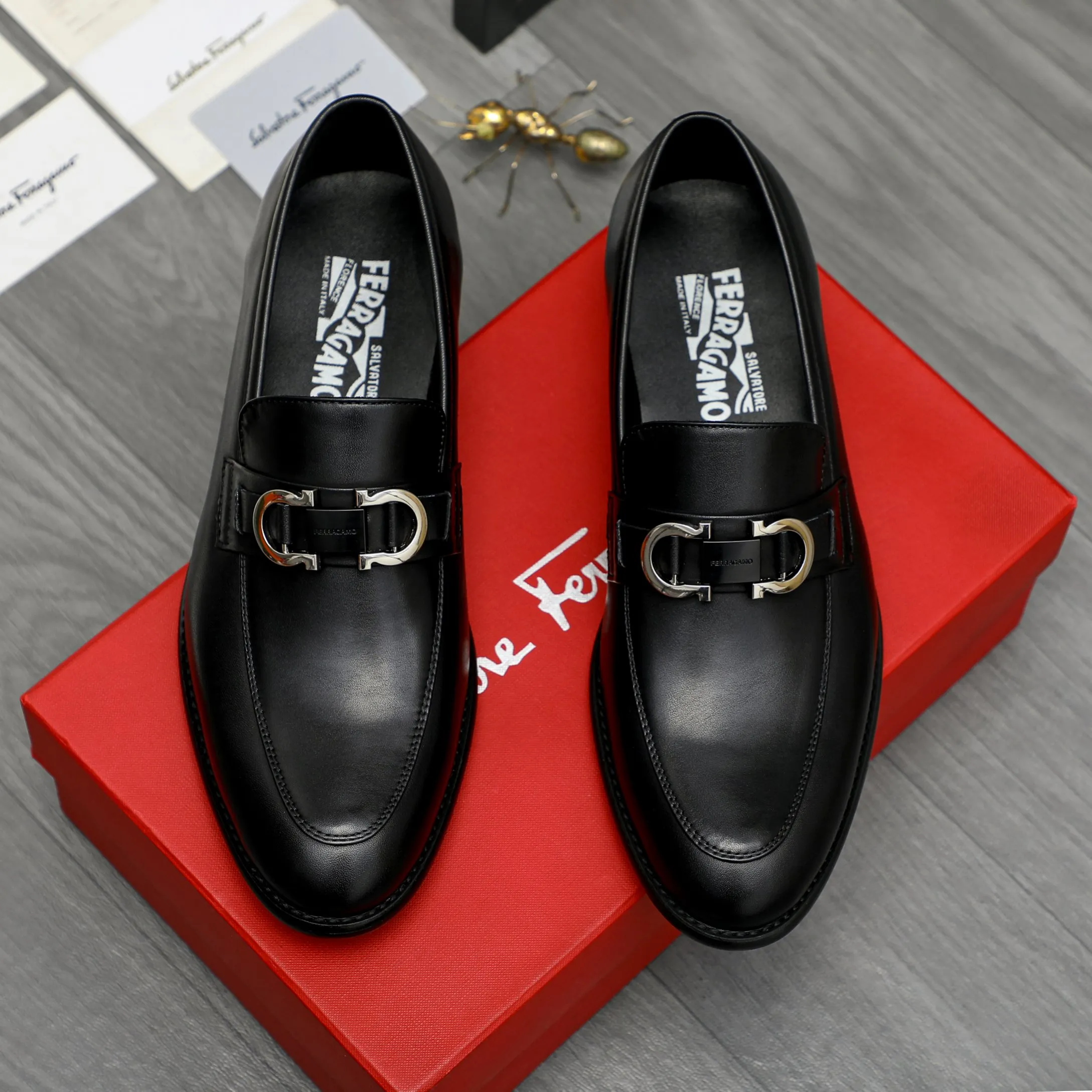 Men's shoes 💰420 Product trademark: Ferragamo " Ferragamo ] Business slip-on leather shoes Regular size: 39-45 (38.46 custom-made, non-refundable) Product materials: Selected high-quality cowhide upper, sheepskin lining, original rubber outsole